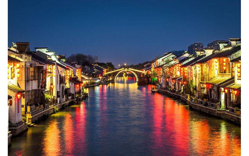 文旅夜游燈光應(yīng)該怎么做才能帶來(lái)更多的游客？